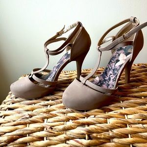 ModCloth Size 10-11 Taupe heels
